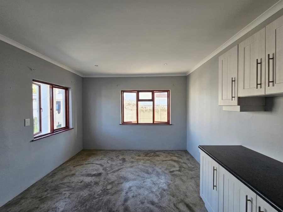To Let 4 Bedroom Property for Rent in Kleinmond Western Cape